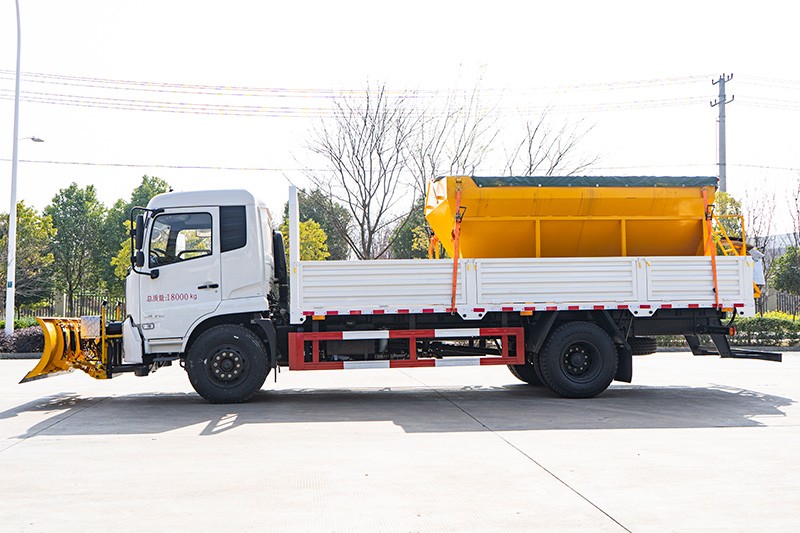 東風(fēng)天錦除雪車