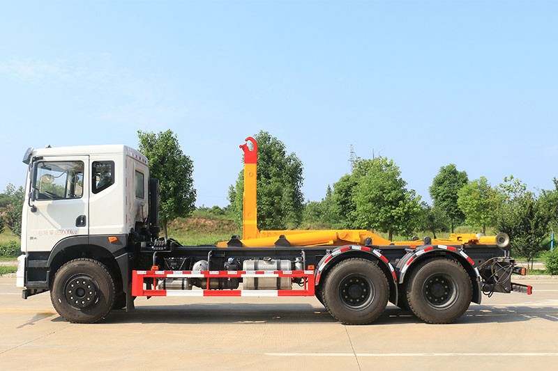 東風(fēng)華神T5后雙橋套臂垃圾車(chē) 20噸