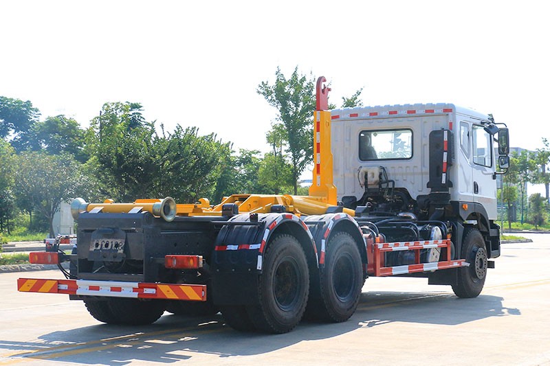 東風(fēng)華神T5后雙橋套臂垃圾車(chē) 20噸