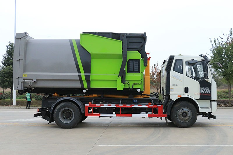 解放J6L勾臂垃圾車 12方