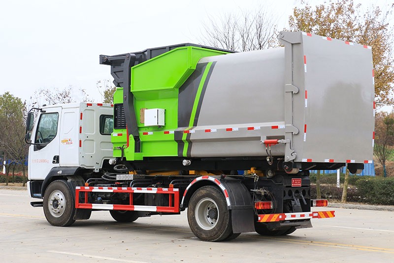 柳汽L3勾臂垃圾車 12方