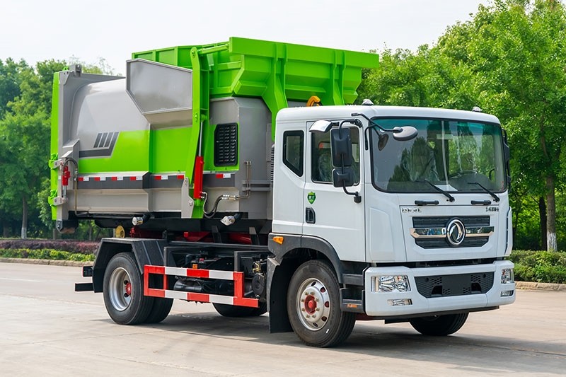 東風(fēng)多利卡D9勾臂垃圾車 12方