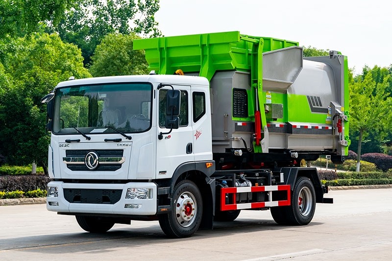 東風(fēng)多利卡D9勾臂垃圾車 12方
