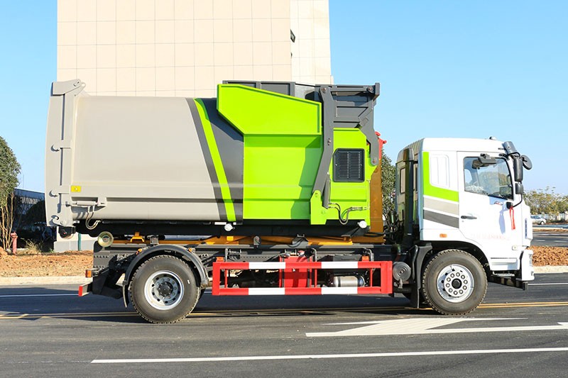 東風(fēng)華神KL5勾臂垃圾車 12方