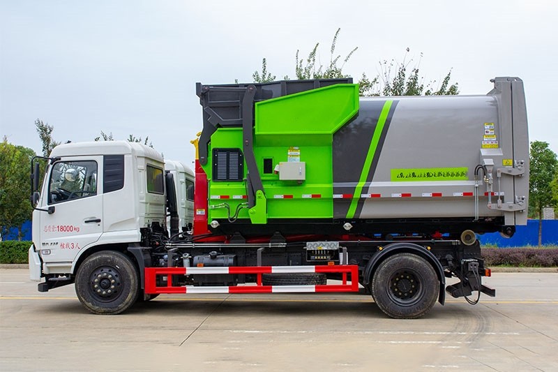 東風(fēng)天錦勾臂垃圾車 12方