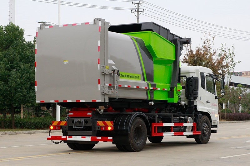 東風(fēng)天錦勾臂垃圾車 12方