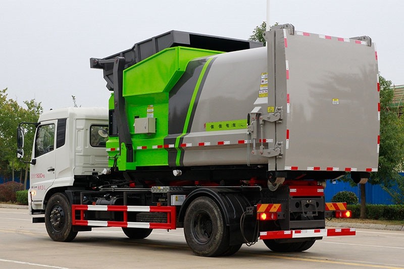 東風(fēng)天錦勾臂垃圾車 12方