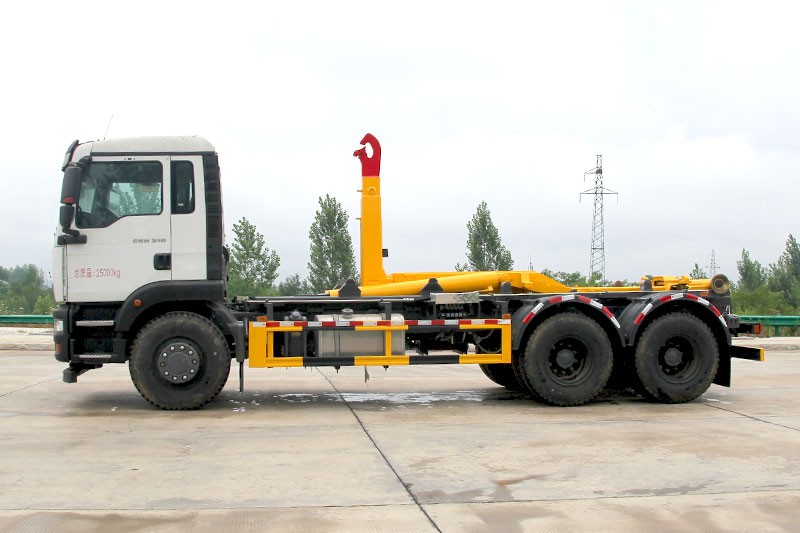 重汽汕德卡后雙橋勾臂垃圾車(chē) 20方