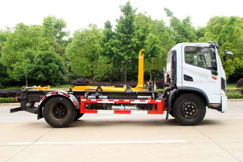 東風華神T3勾臂垃圾車 7方(可拉建筑垃圾箱)