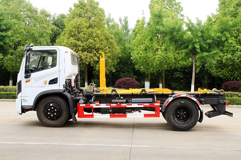 東風華神T3勾臂垃圾車 7方(可拉建筑垃圾箱)