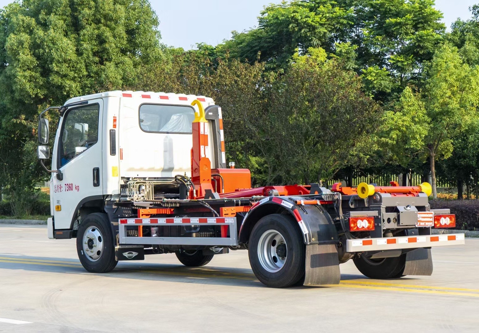 福田領航H2勾臂垃圾車 5方