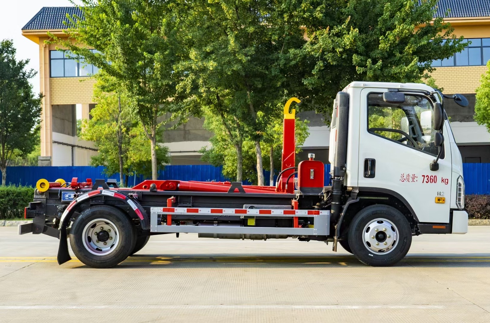 福田領航H2勾臂垃圾車 5方