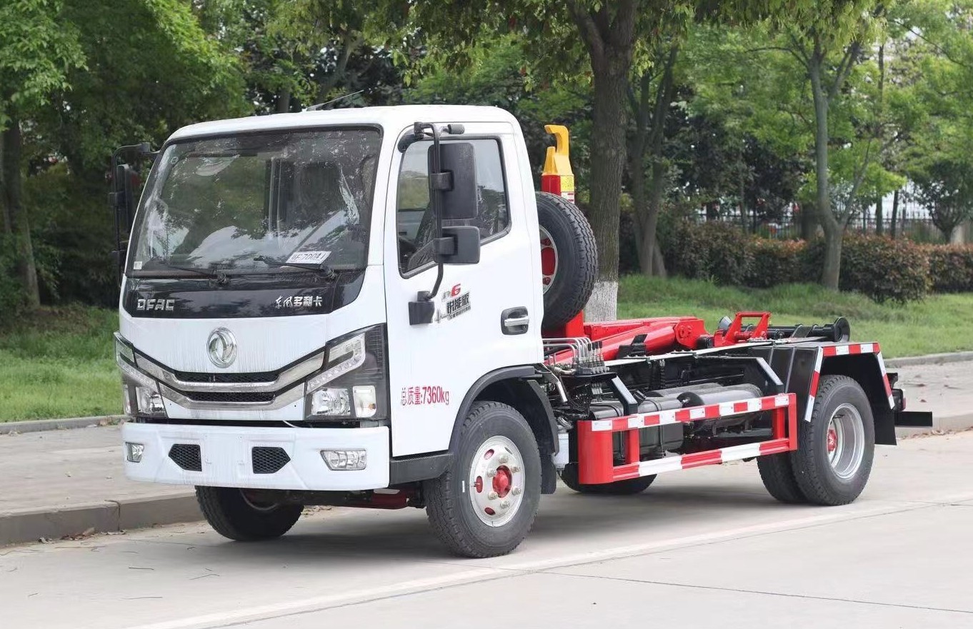 東風(fēng)多利卡D6勾臂垃圾車 7方