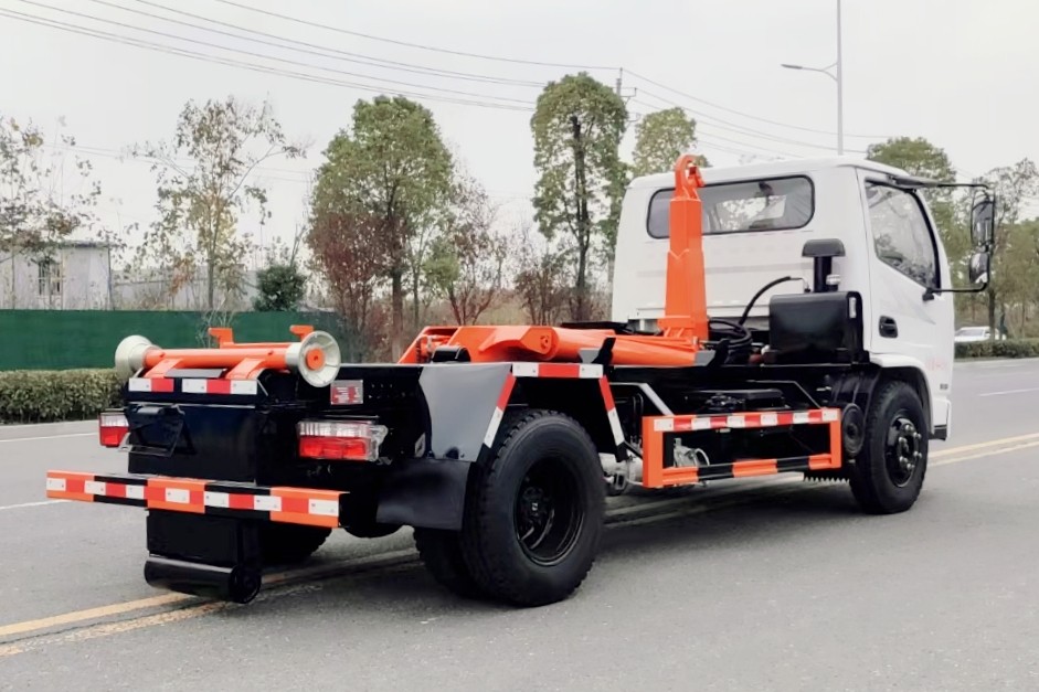 南駿藍(lán)牌(地庫(kù))勾臂垃圾車 7方建筑垃圾箱 