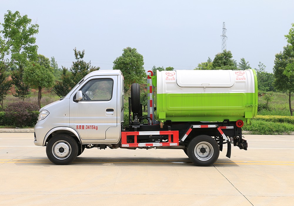 東風(fēng)小康勾臂垃圾車(chē) 3方