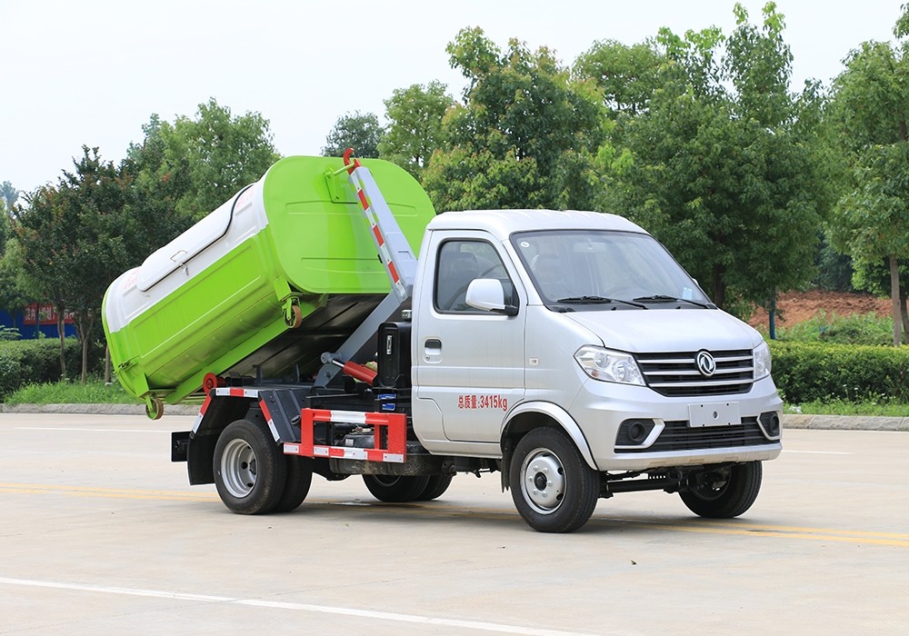 東風(fēng)小康勾臂垃圾車(chē) 3方