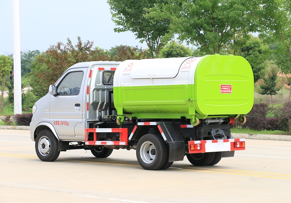 東風(fēng)小康勾臂垃圾車(chē) 3方