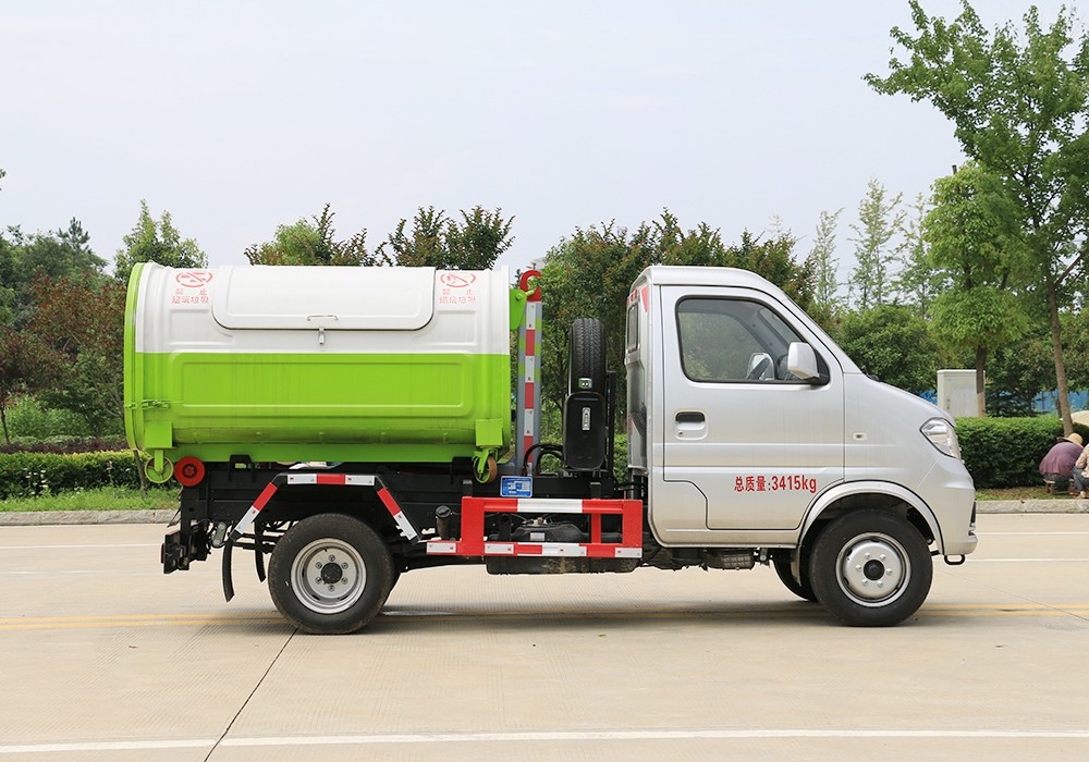 東風(fēng)小康勾臂垃圾車(chē) 3方