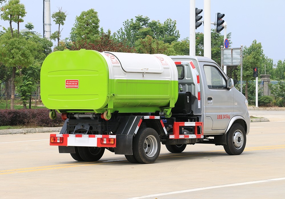 東風(fēng)小康勾臂垃圾車(chē) 3方